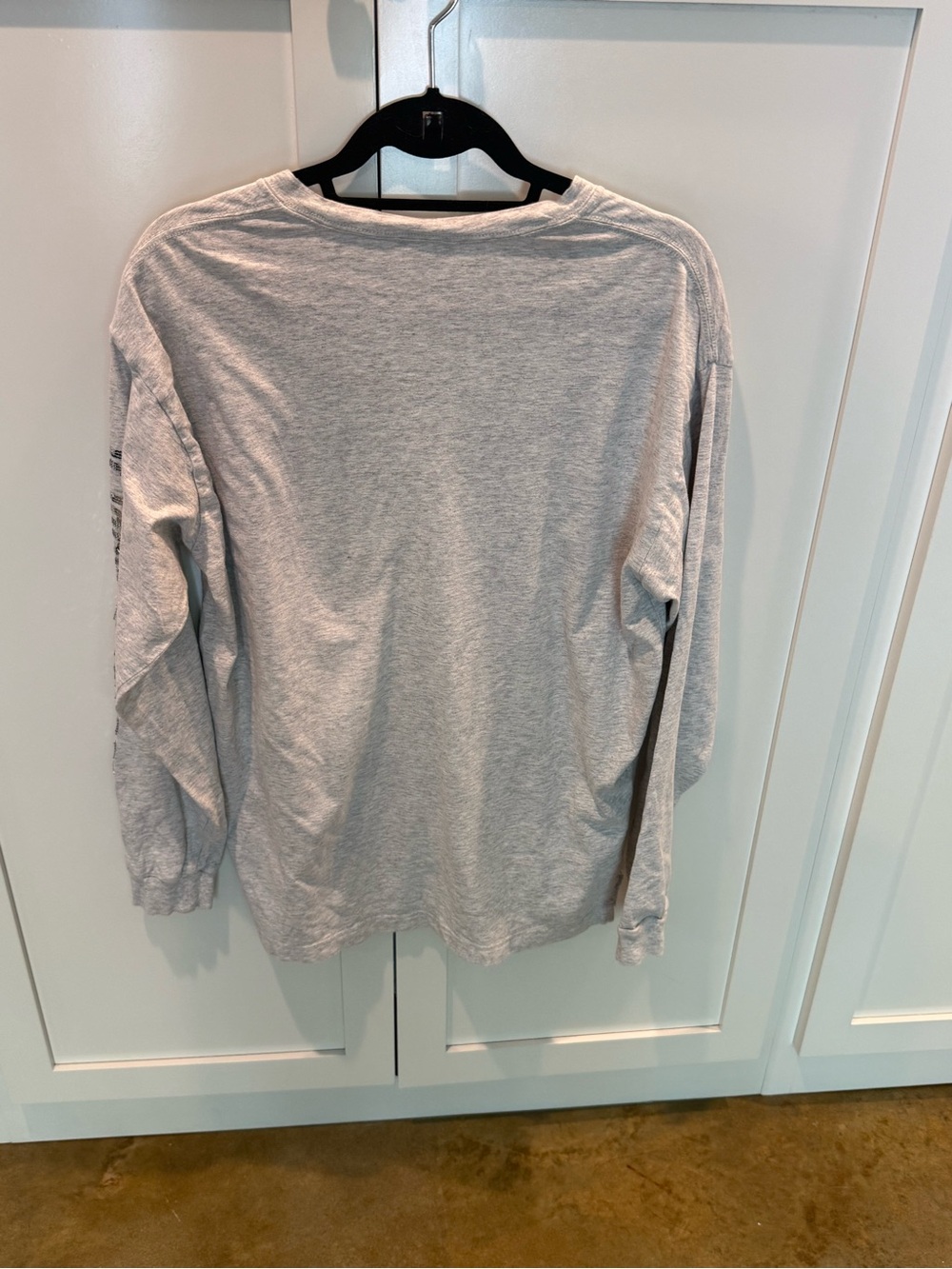 PINK Victoria's Secret Light Gray Long-Sleeve Tee with Sequin Floral Logo - Picture 4 of 5